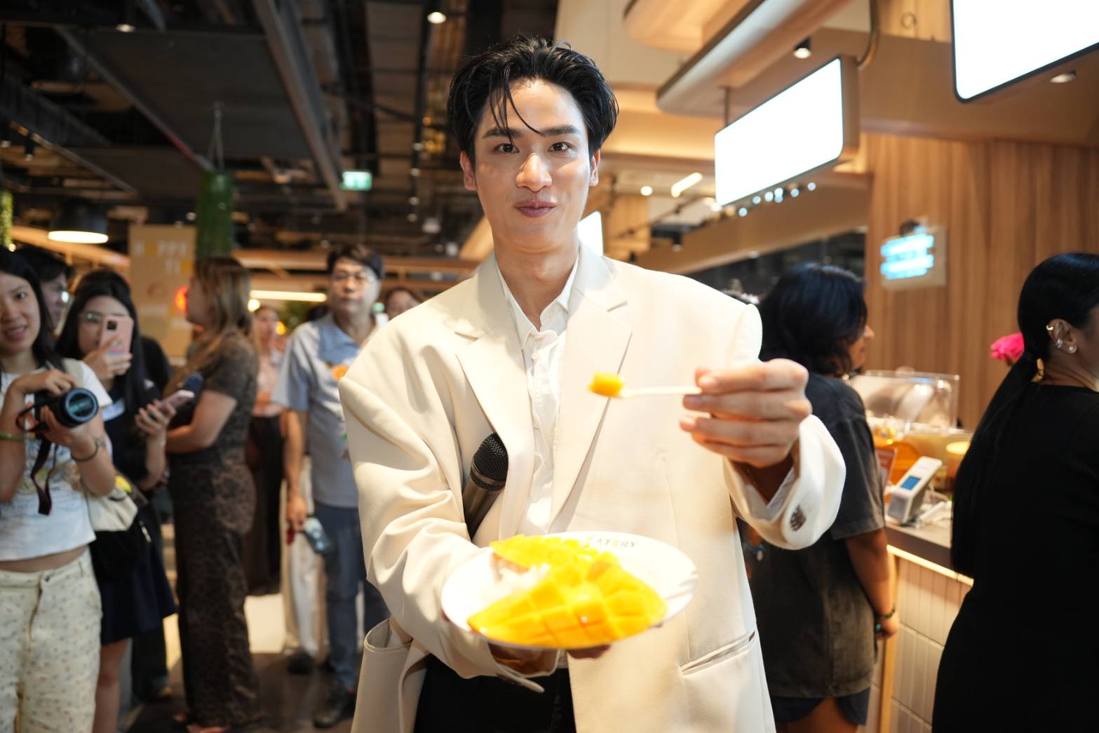 “เต ตะวัน” พาชิมร้านมิชลินและร้านเด็ดระดับตำนานใน Lotus’s EATERY @ICS ชั้น 4ศูนย์รวมร้านอร่อยระดับตำนานกว่า 30 ร้านดัง